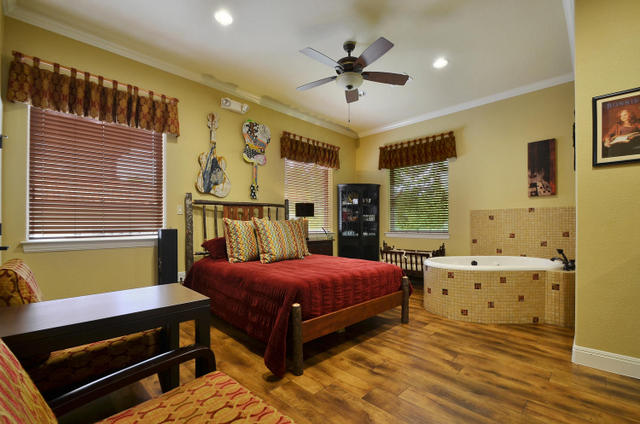 2500 W William Cannon 503-large-022-Birthing Room 009-1500x994-72dpi